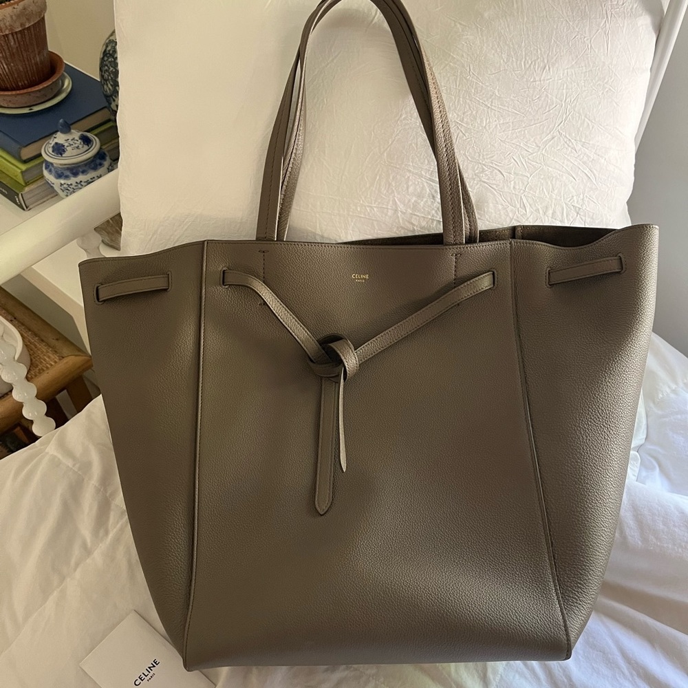 Soft grained calfskin Celine medium Cabas tote in Taupe